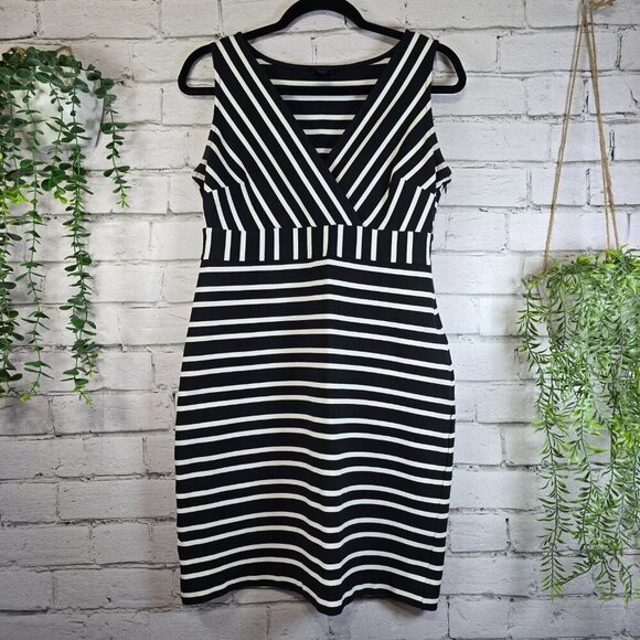 Ann Taylor Dresses & Skirts - Ann Taylor Black and White Striped Dress